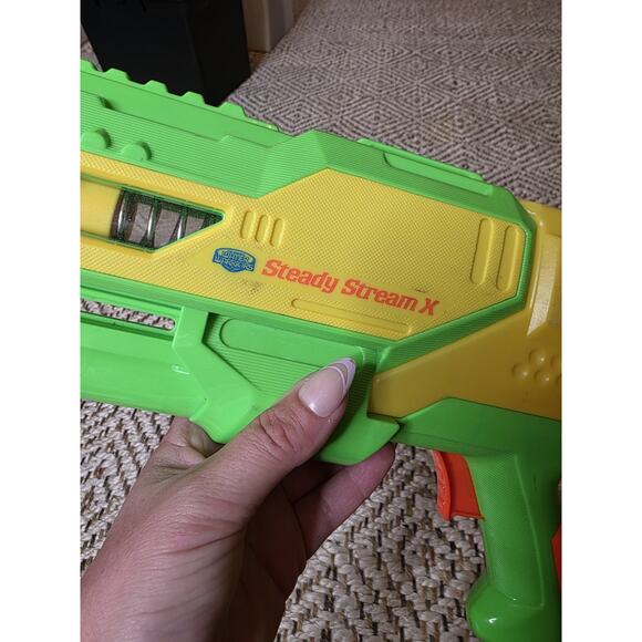 NEW Buzz Bee Toys Water Warriors Air Pressure Gun Water Blaster Outlaw - Picture 10 of 16